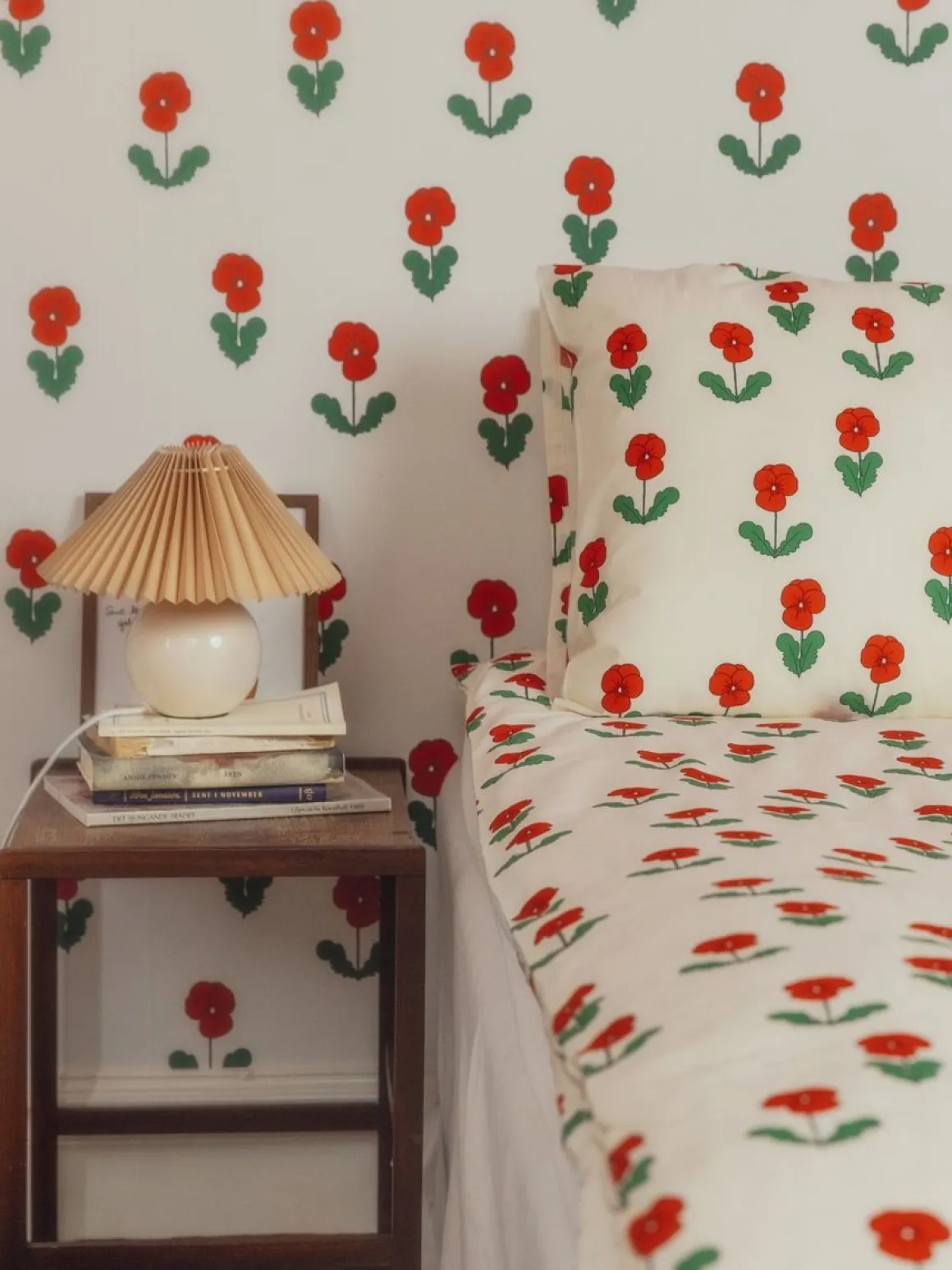 Violas Bed Set